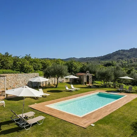 Adam بيت للعطل خانيا