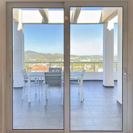 Adam Prázdninový dům *